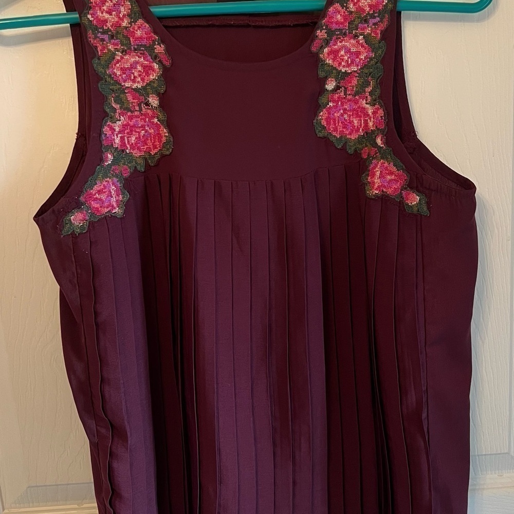 American Eagle Burgundy Cross Stitch Pleated Sleeveless Top Shirt
